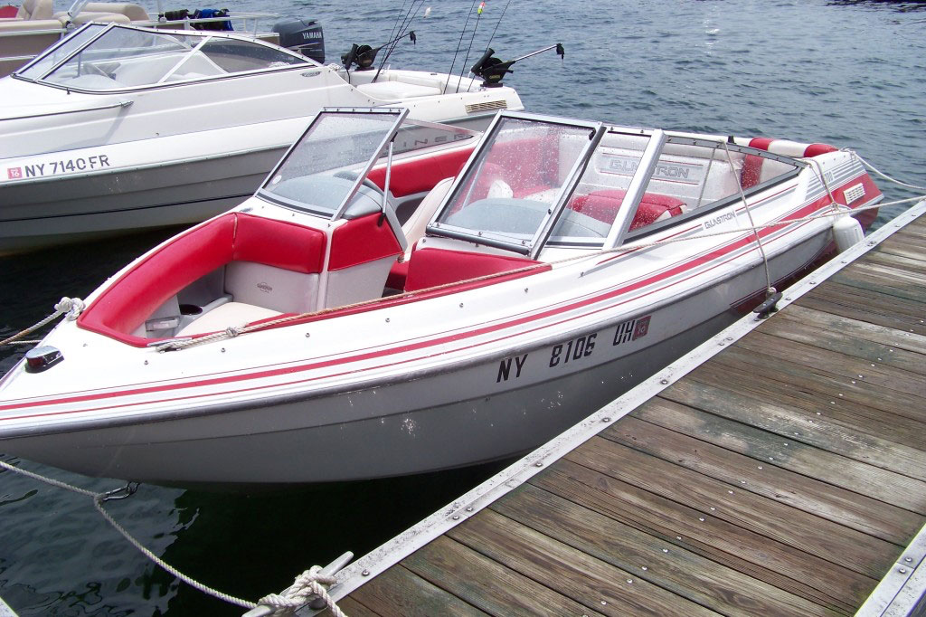 17' Glastron 140HP Available to Rent at East Bluff Harbor in Penn Yan, NY